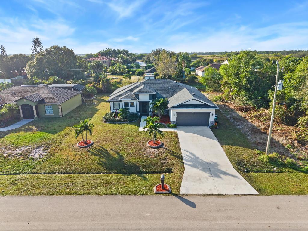 476 SW Crawfish Dr Port St Lucie, FL 34953