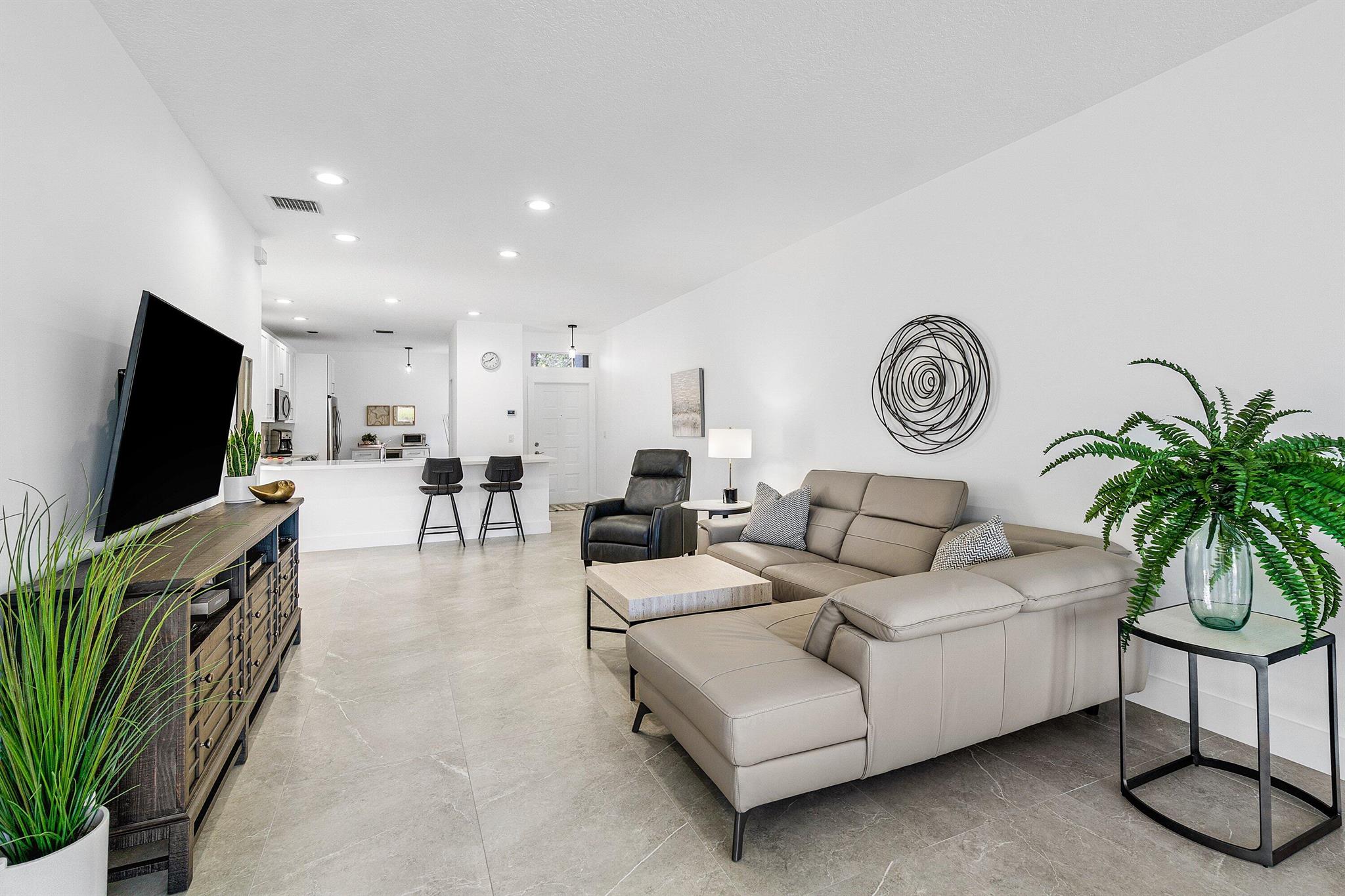 10605 Royal Caribbean Cir Boynton Beach, FL 33437