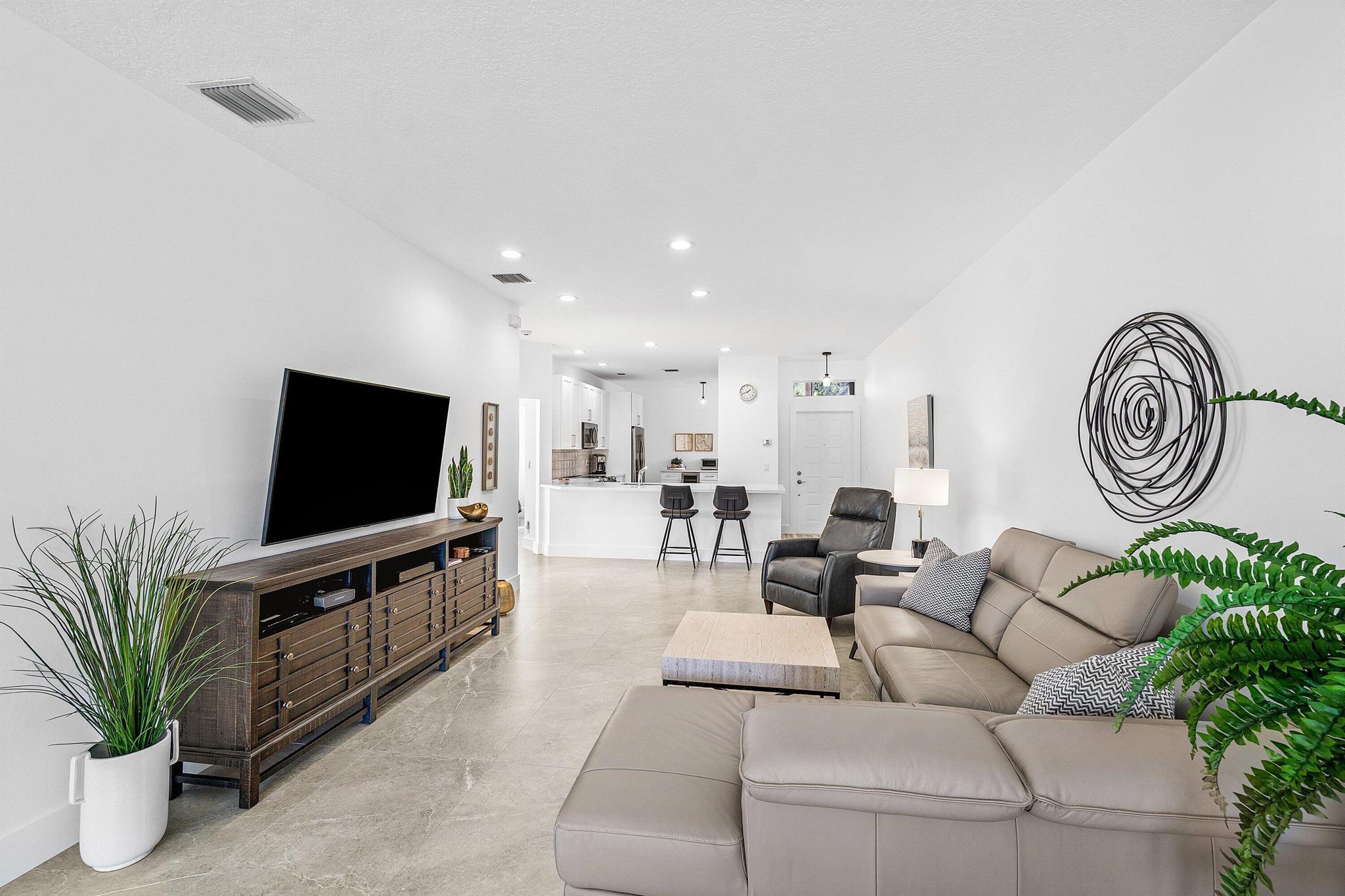 10605 Royal Caribbean Cir Boynton Beach, FL 33437