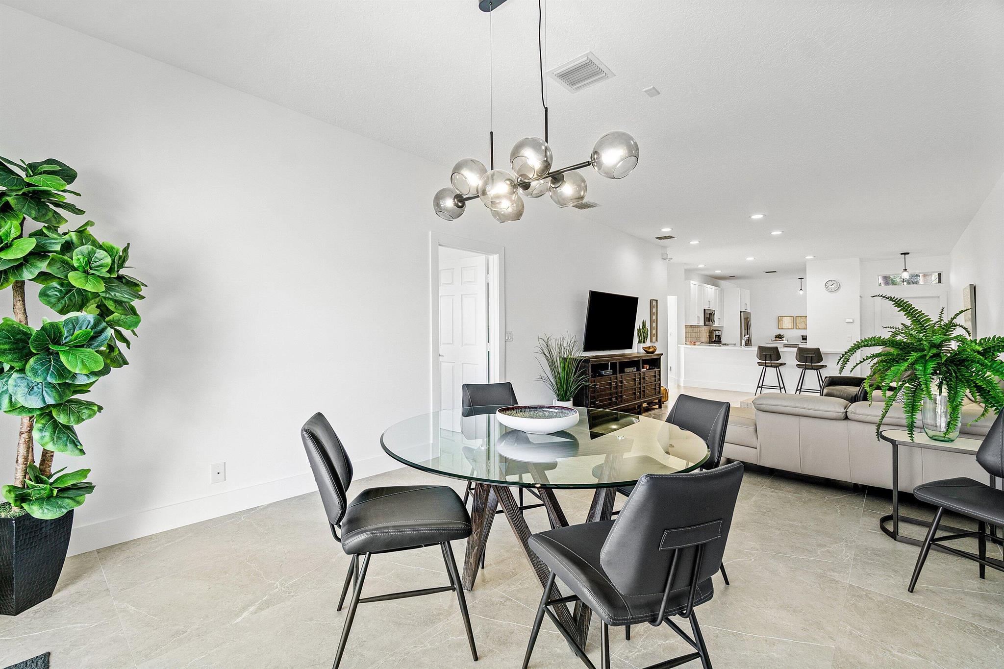 10605 Royal Caribbean Cir Boynton Beach, FL 33437