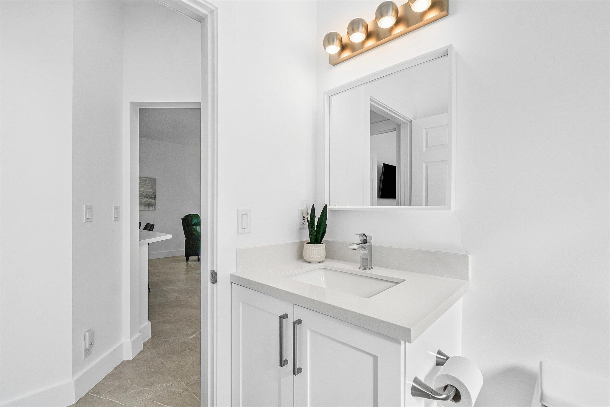 10605 Royal Caribbean Cir Boynton Beach, FL 33437