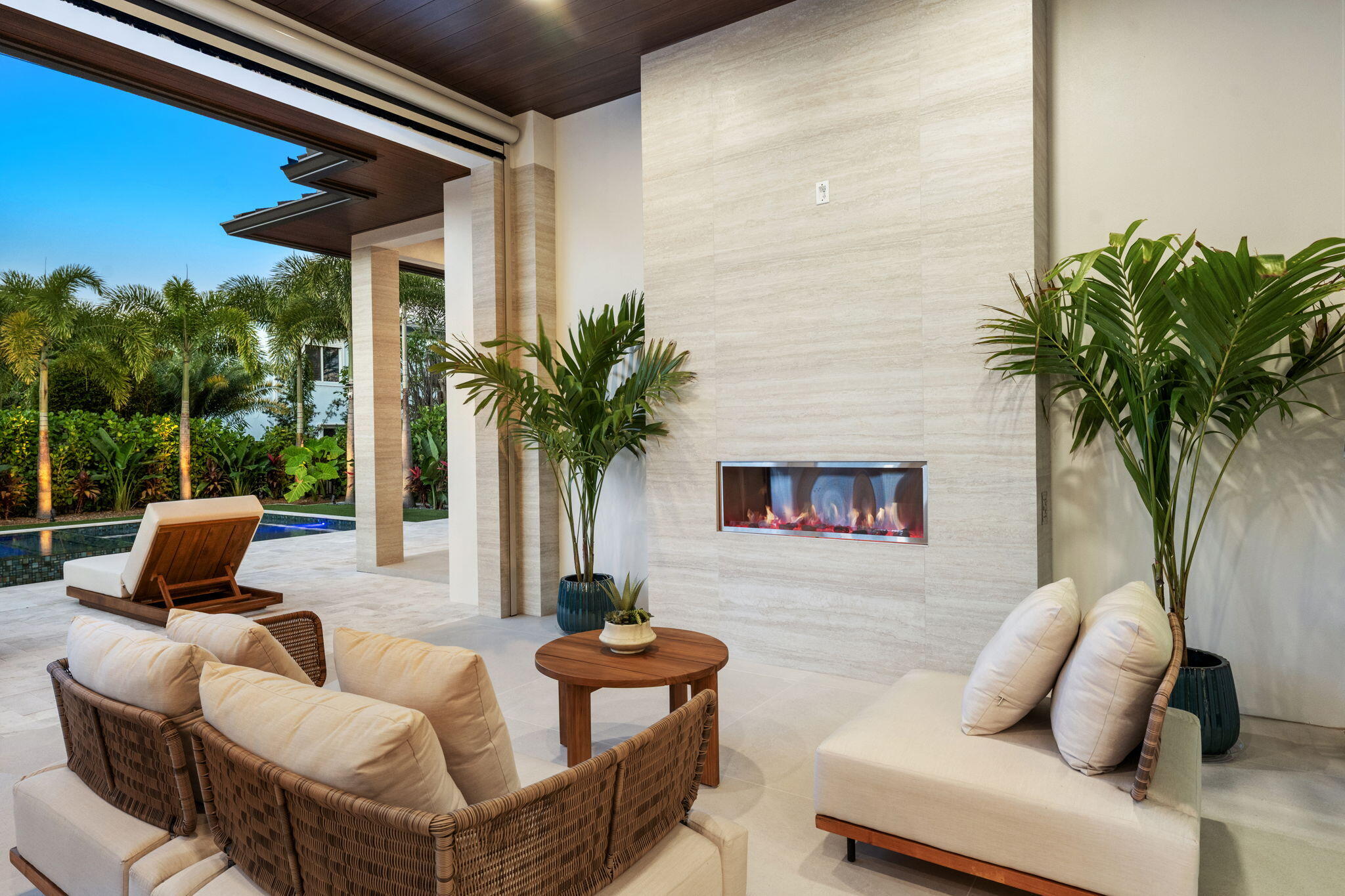 247 Seville West Palm Beach, FL 33405