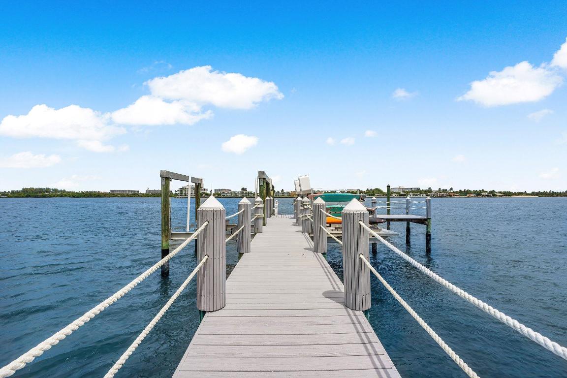 2100 Notre Dame Lake Worth Beach, FL 33460