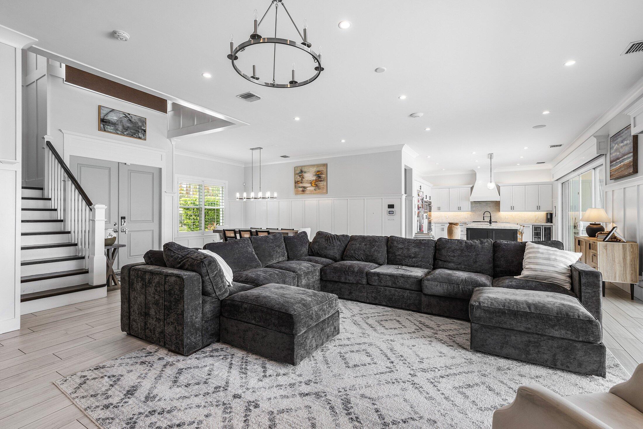 2100 Notre Dame Lake Worth Beach, FL 33460