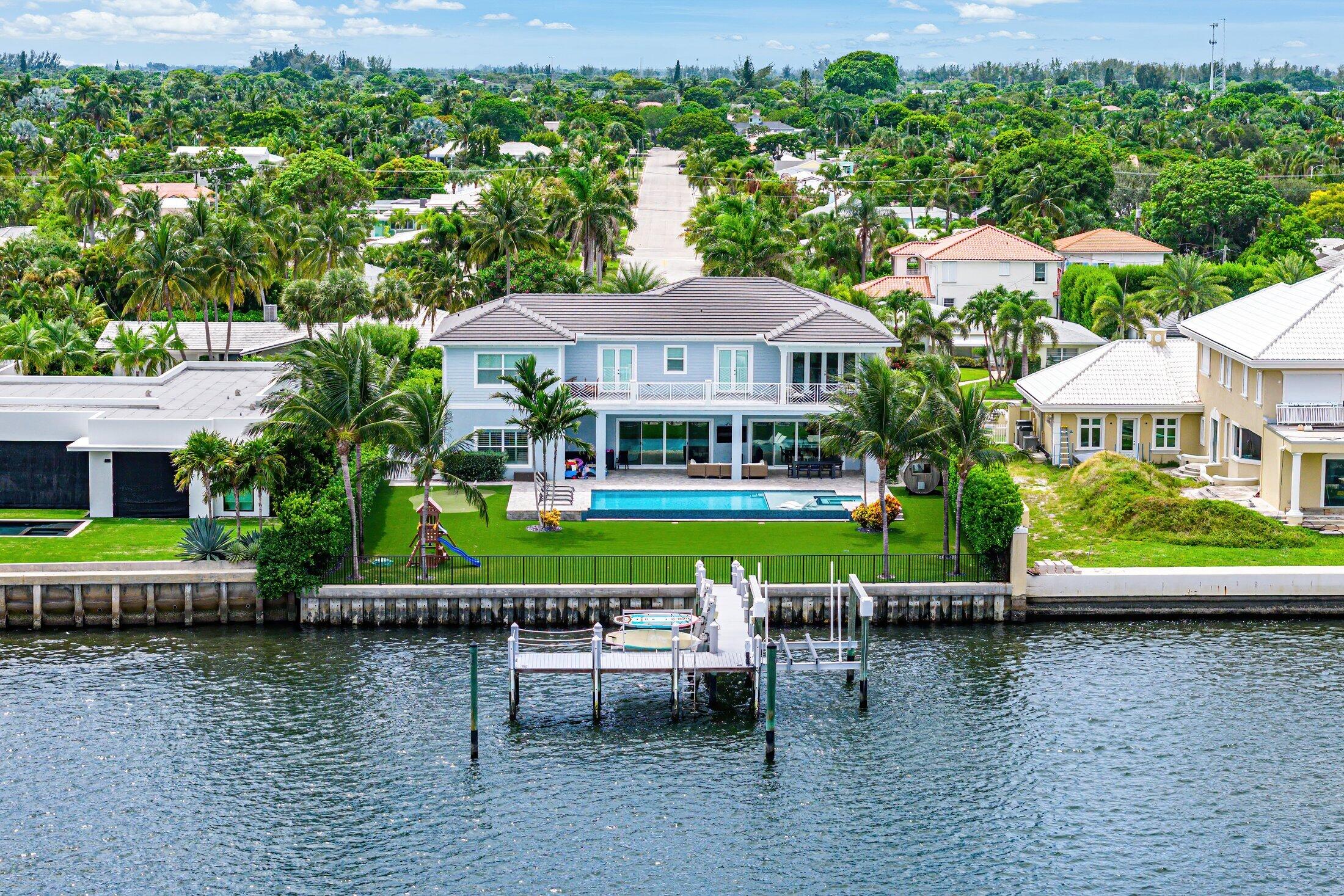 2100 Notre Dame Lake Worth Beach, FL 33460