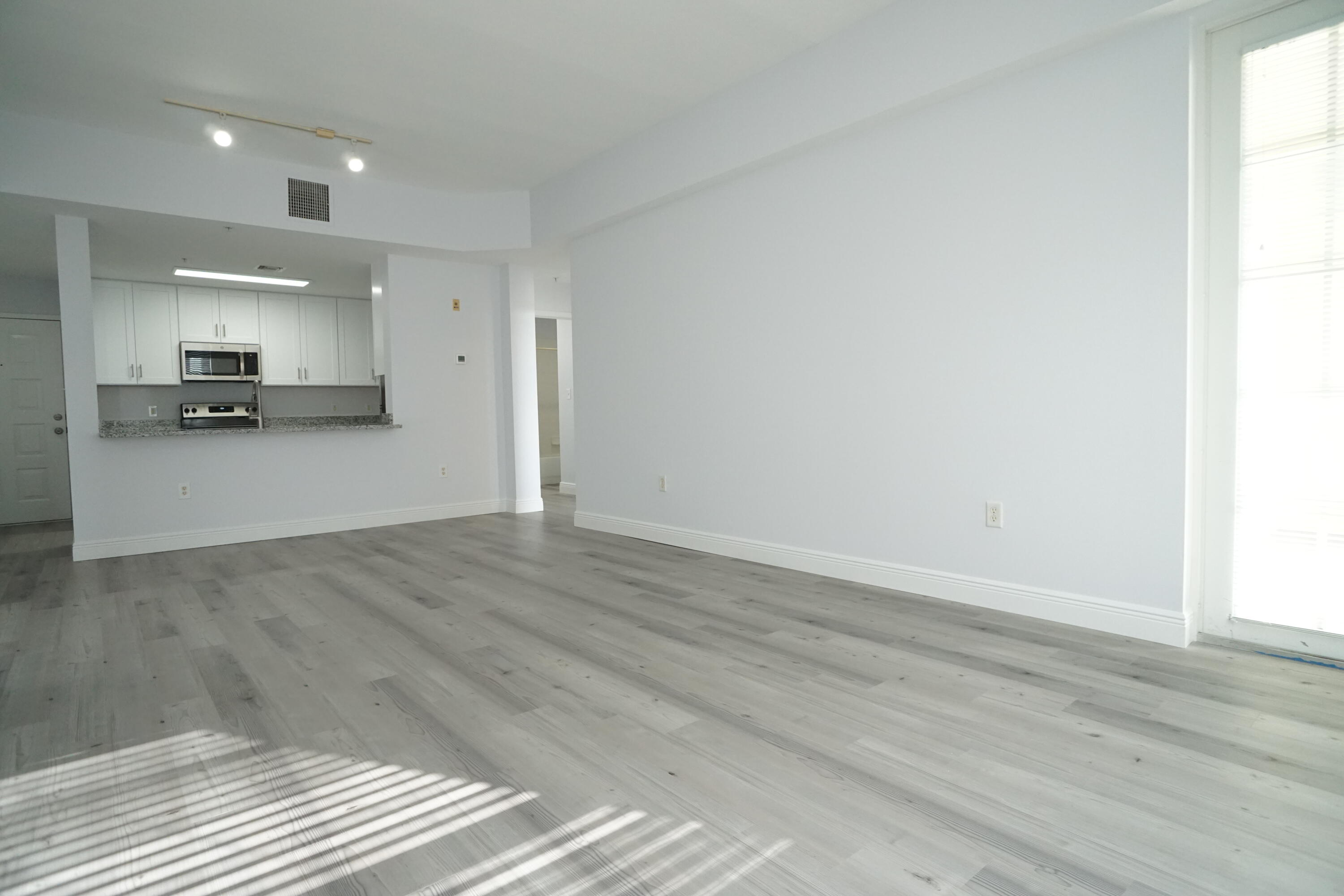 1200 Town Ctr #409 Jupiter, FL 33458