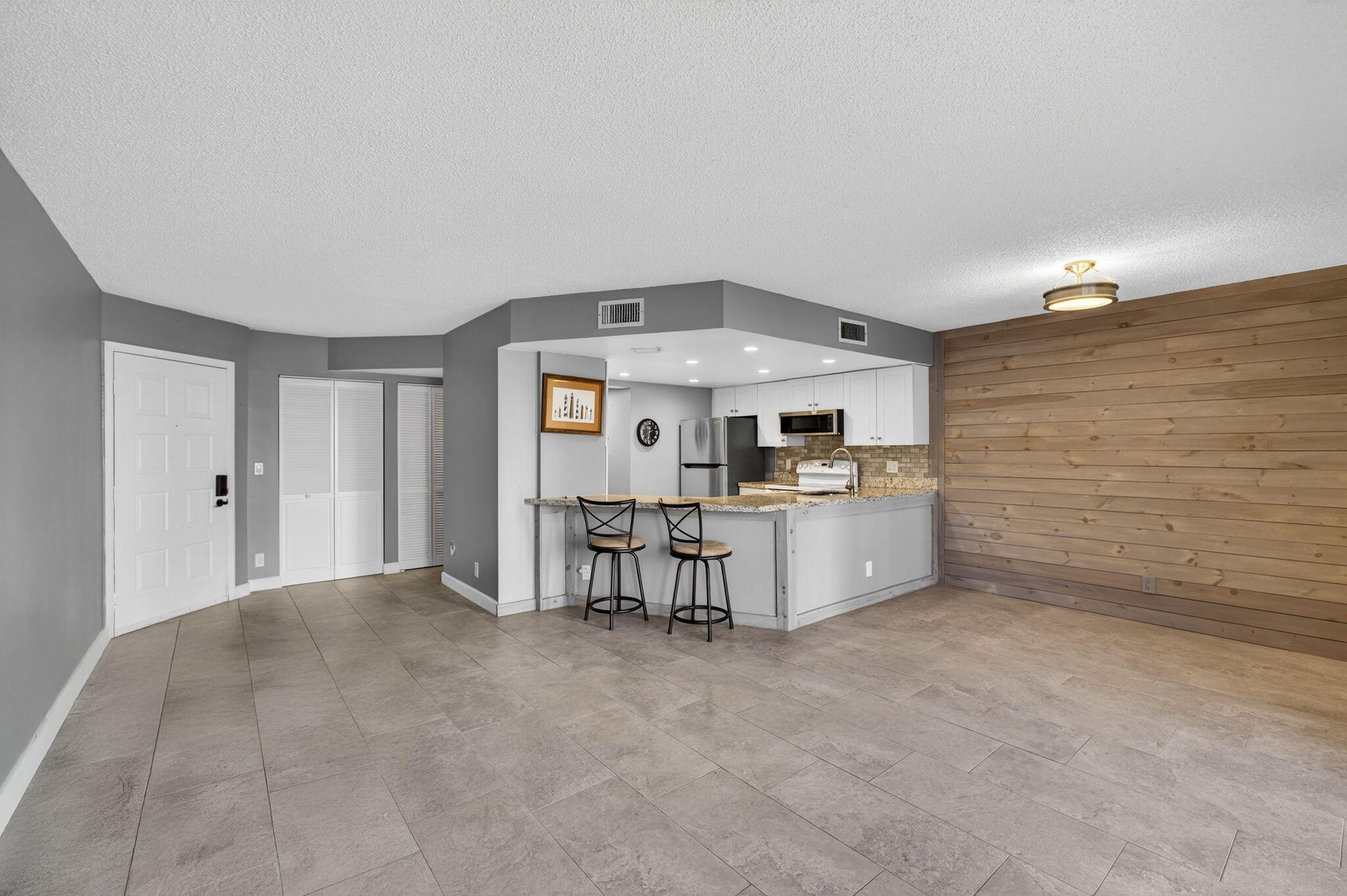 1605 S Us Hwy 1 #D105 Jupiter, FL 33477