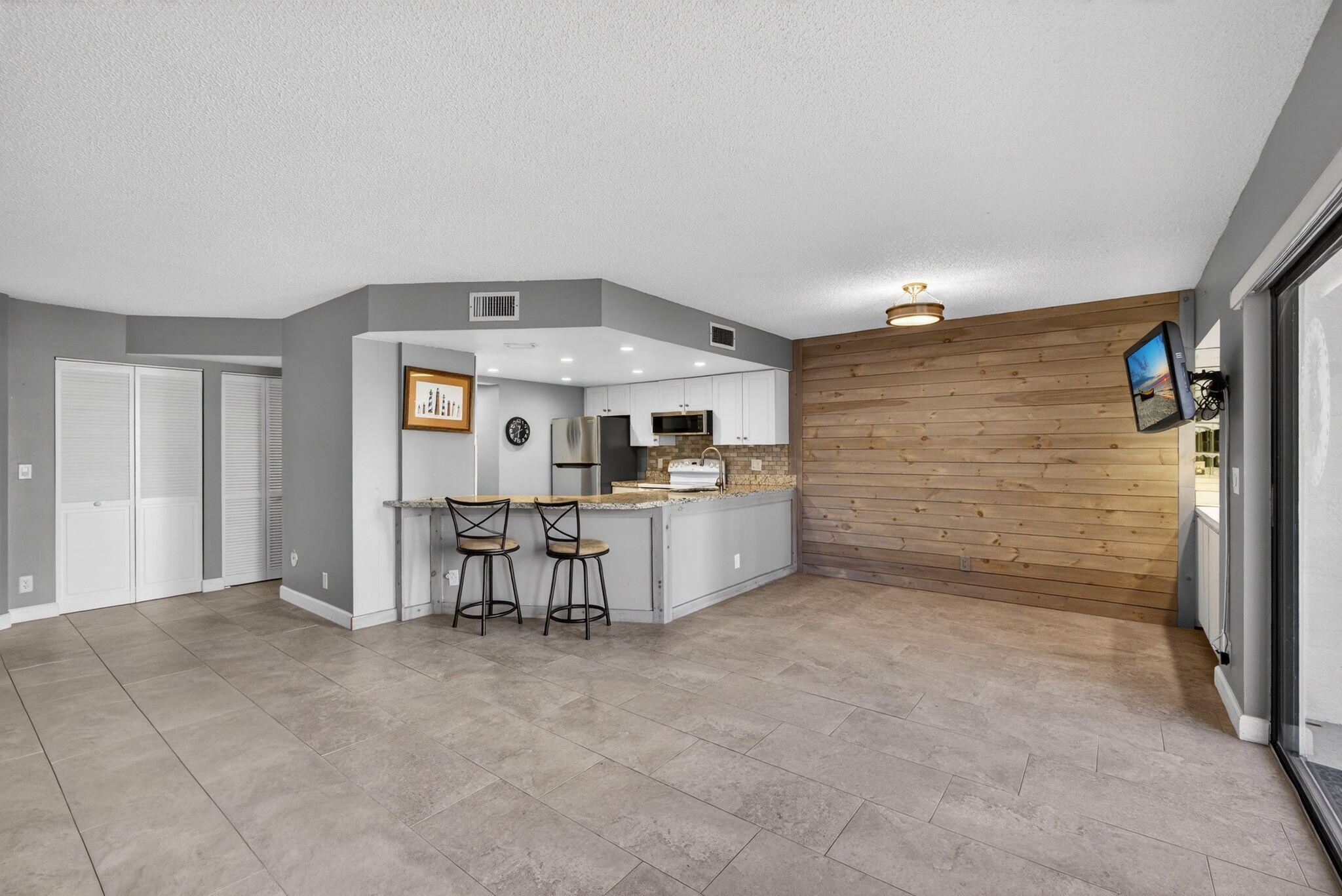 1605 S Us Hwy 1 #D105 Jupiter, FL 33477