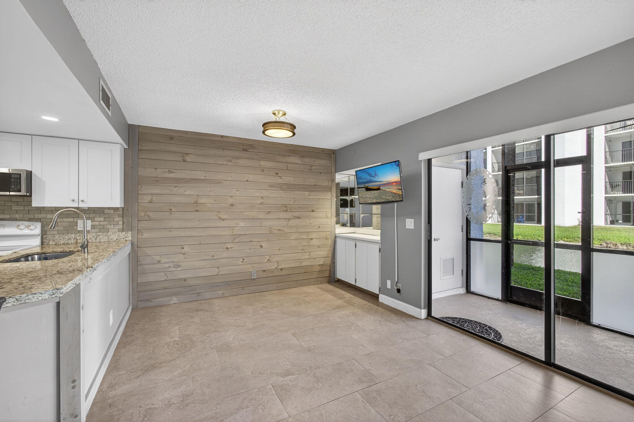 1605 S Us Hwy 1 #D105 Jupiter, FL 33477