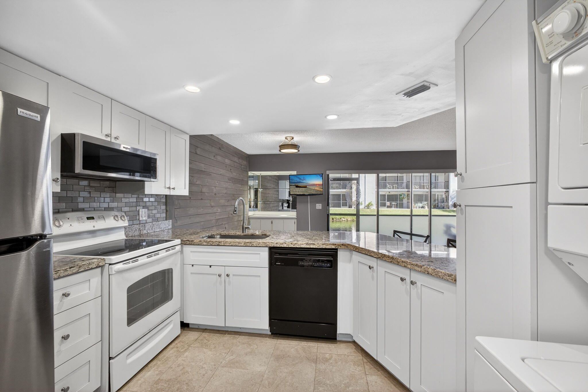 1605 S Us Hwy 1 #D105 Jupiter, FL 33477