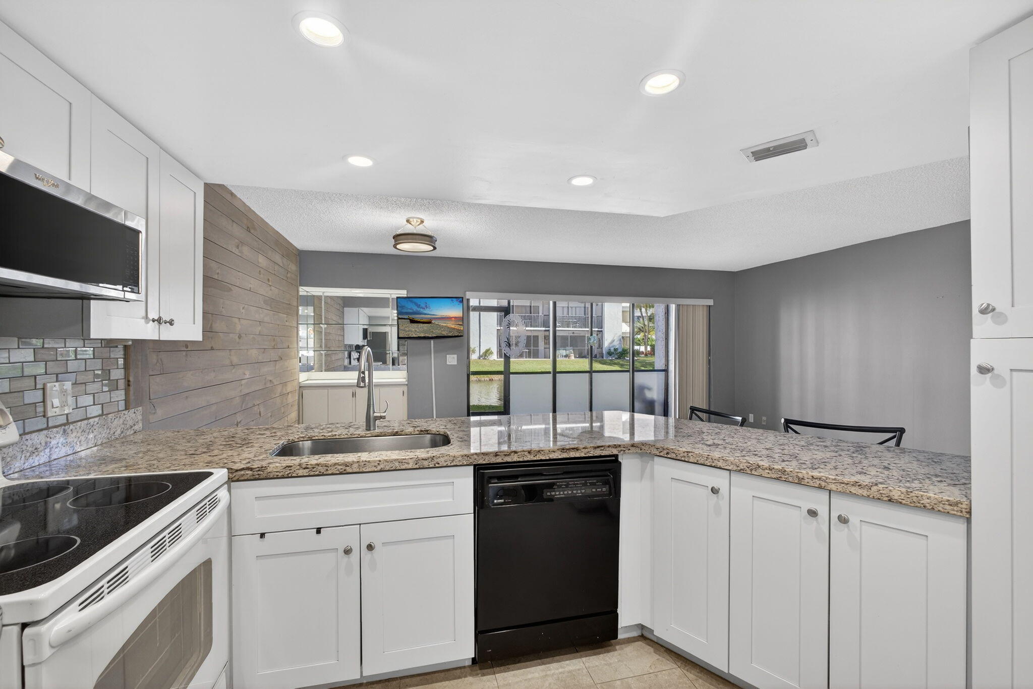 1605 S Us Hwy 1 #D105 Jupiter, FL 33477