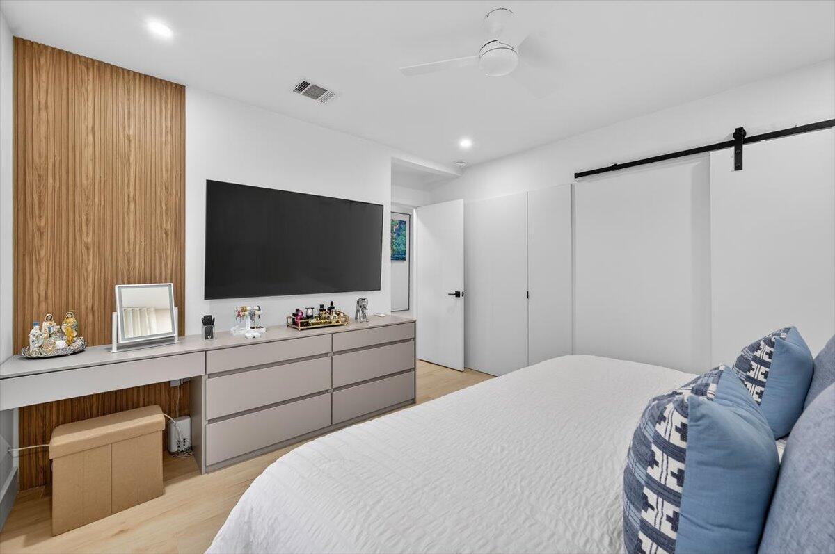 2601 SW 26th Miami, FL 33133