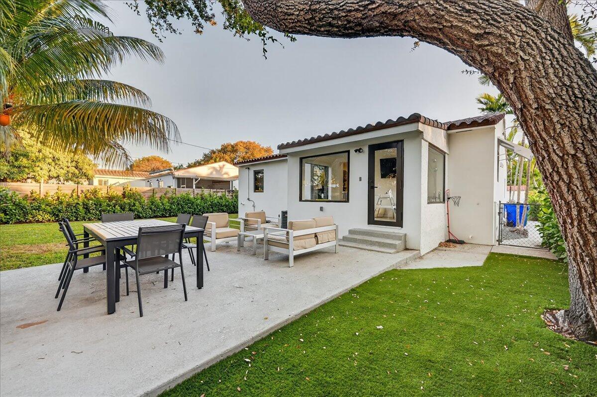 2601 SW 26th Miami, FL 33133