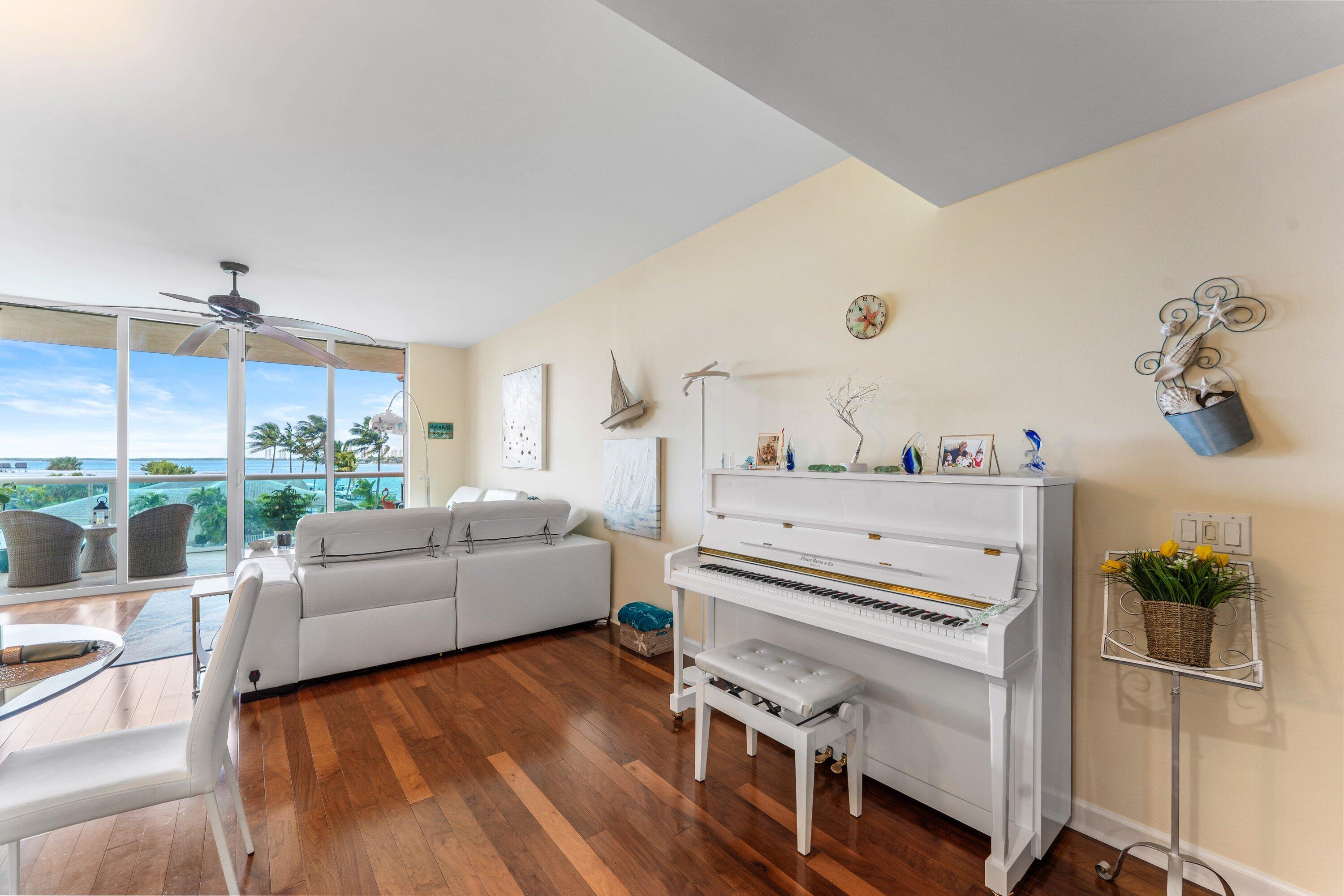 2650 Lake Shr #301 Riviera Beach, FL 33404