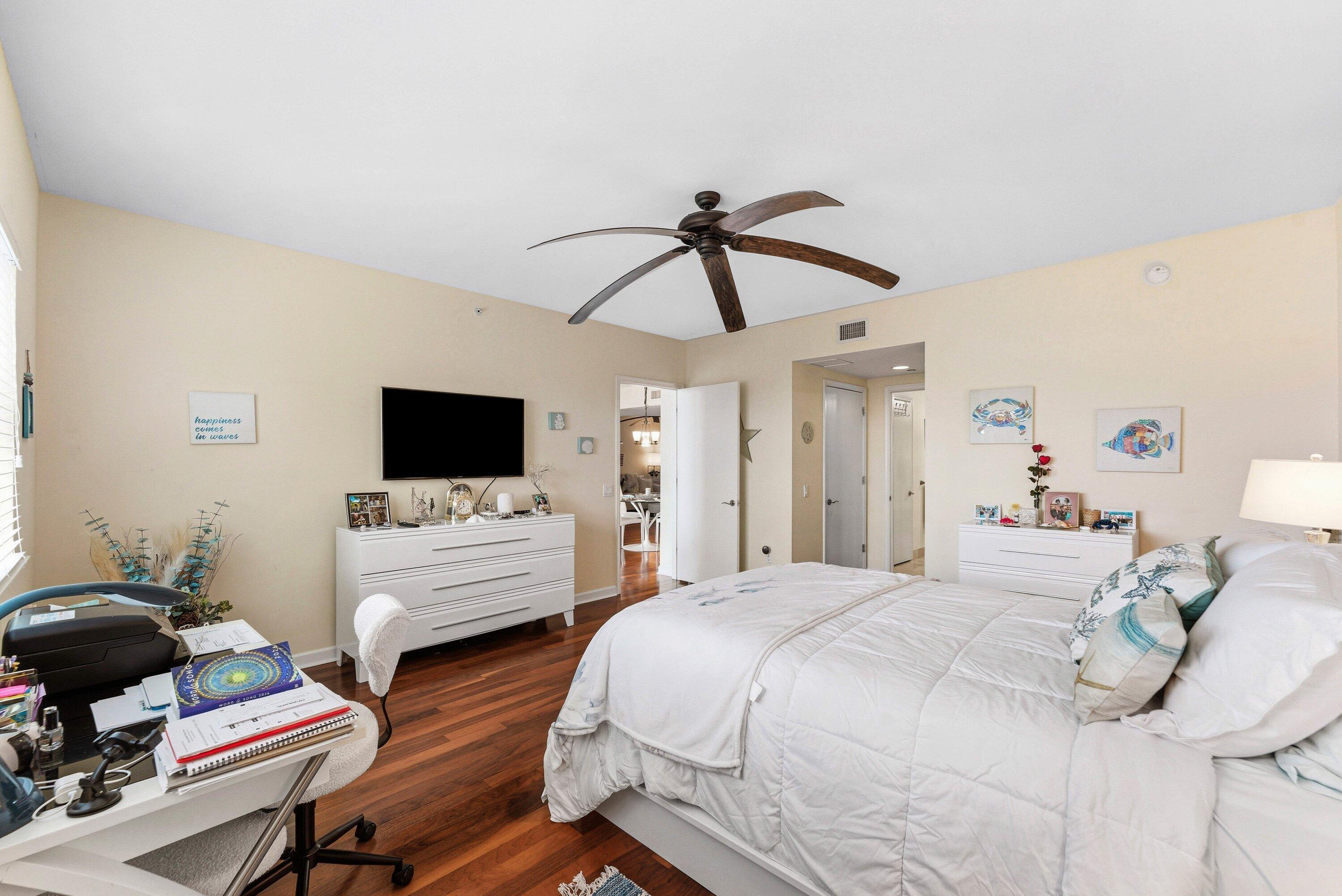 2650 Lake Shr #301 Riviera Beach, FL 33404