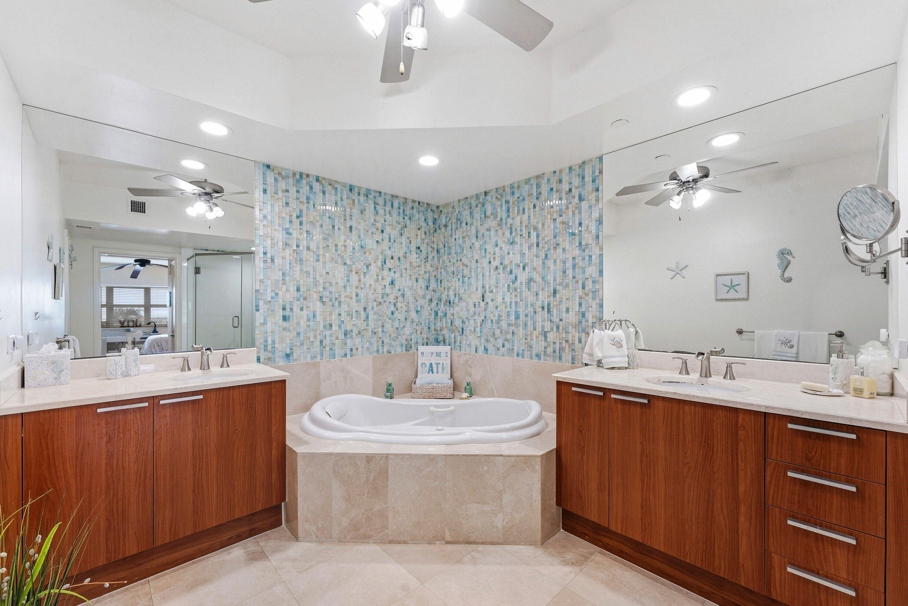 2650 Lake Shr #301 Riviera Beach, FL 33404