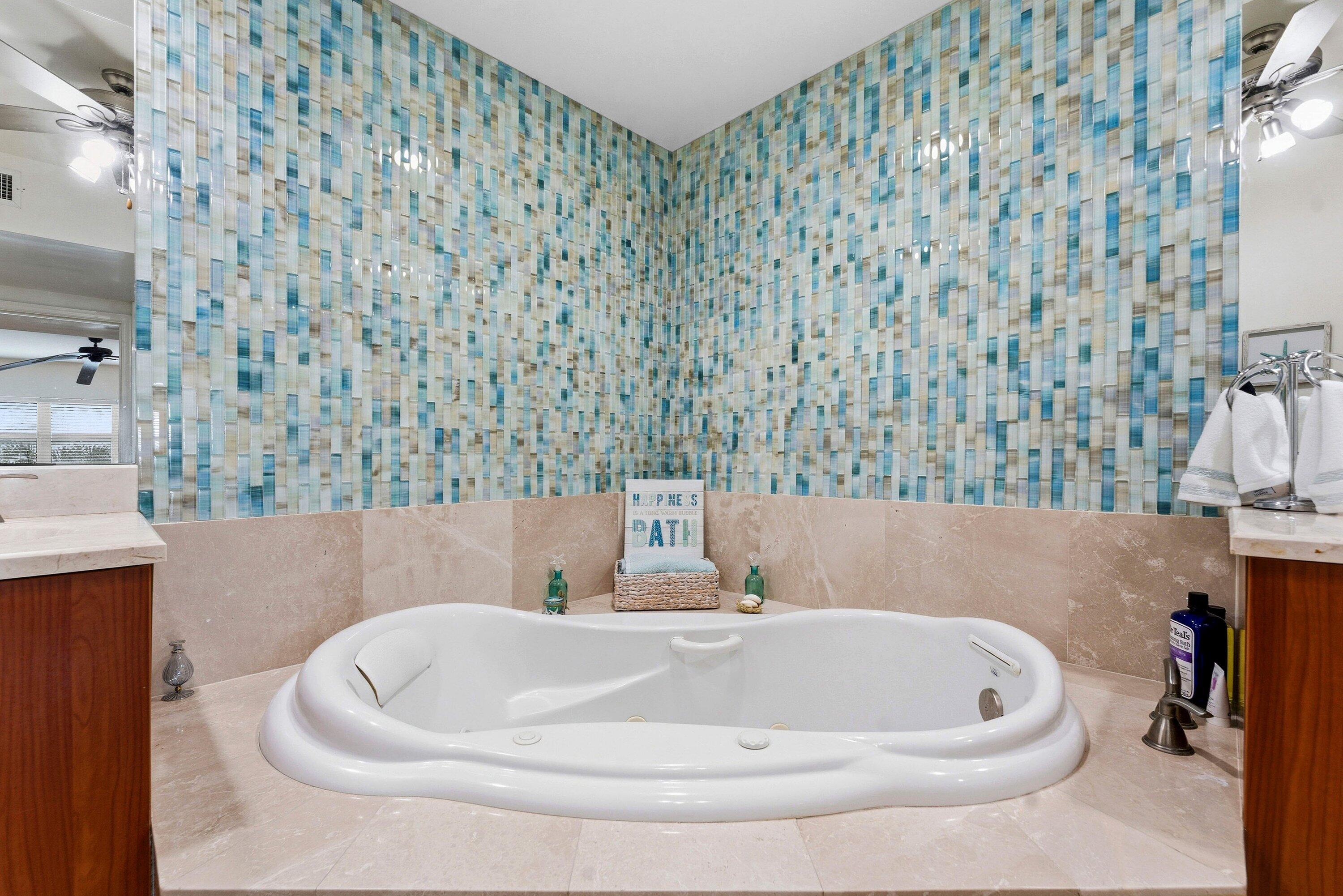 2650 Lake Shr #301 Riviera Beach, FL 33404