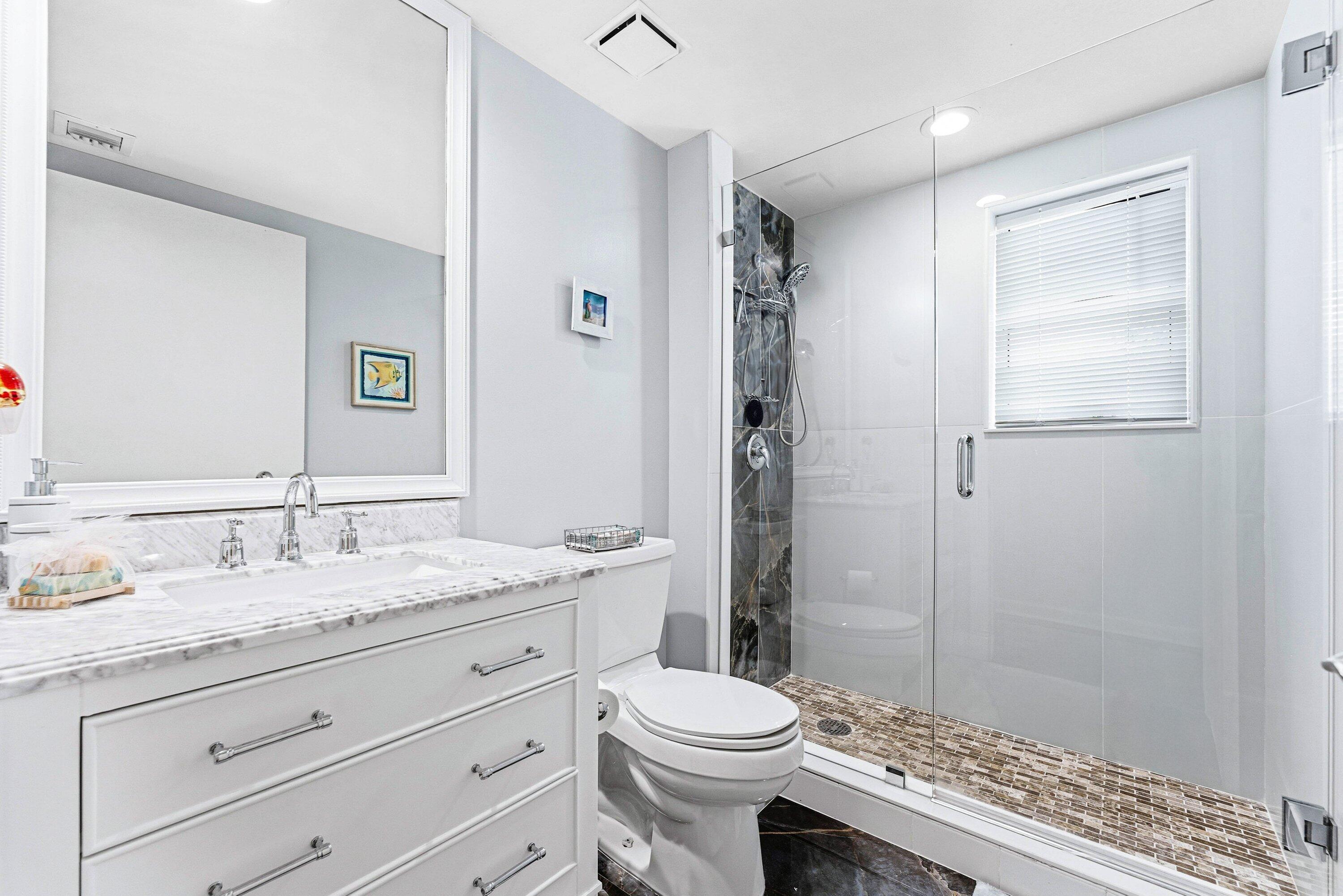 2650 Lake Shr #301 Riviera Beach, FL 33404