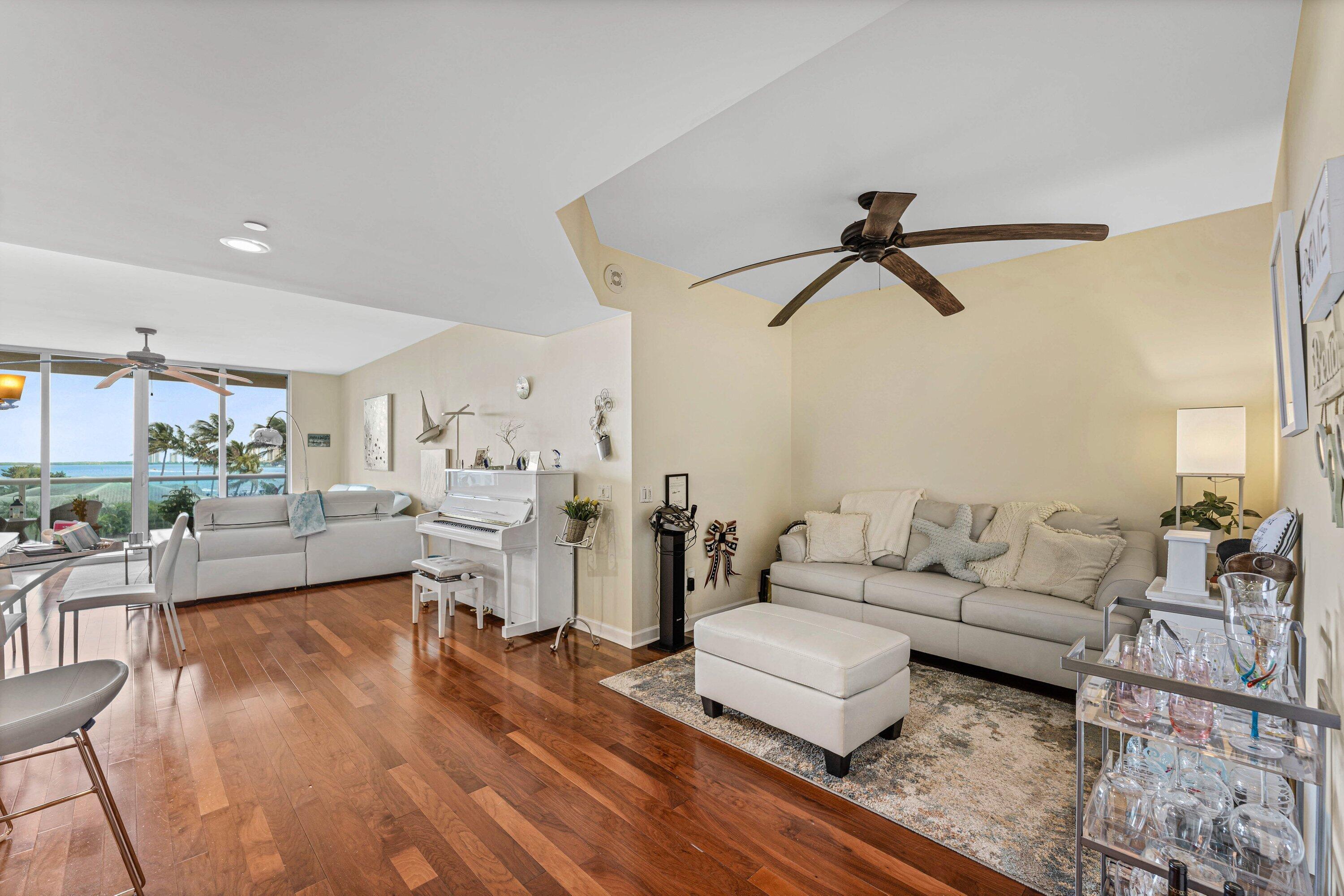 2650 Lake Shr #301 Riviera Beach, FL 33404