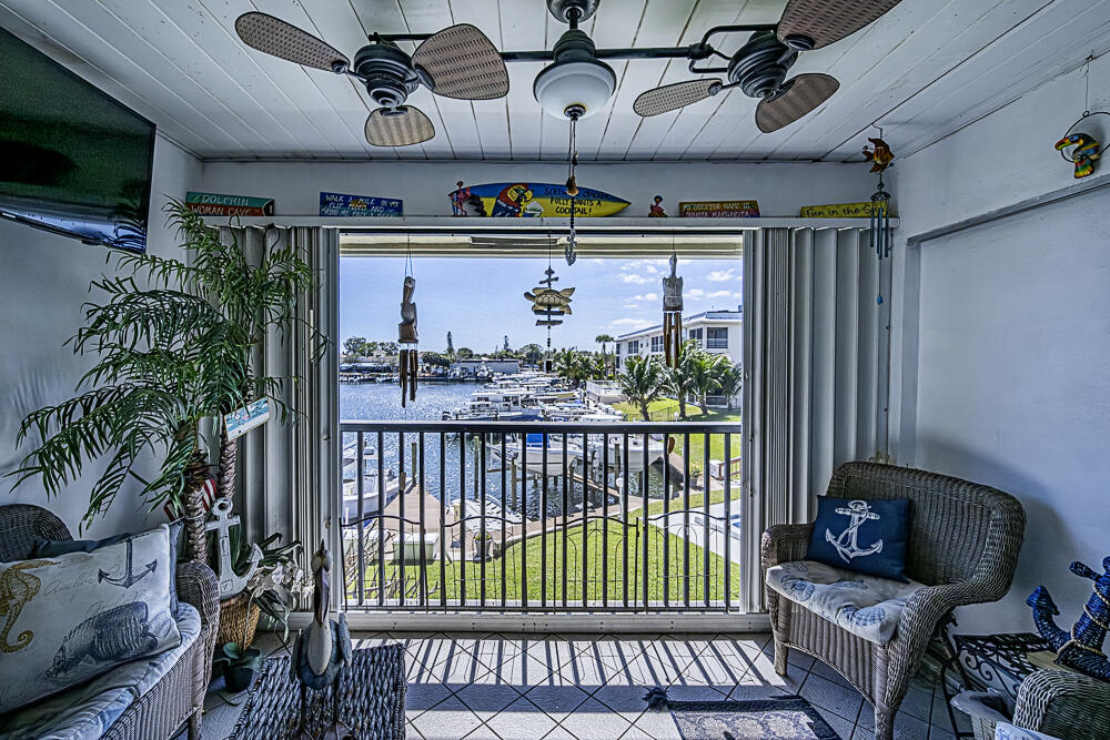 714 Northlake #208 North Palm Beach, FL 33408