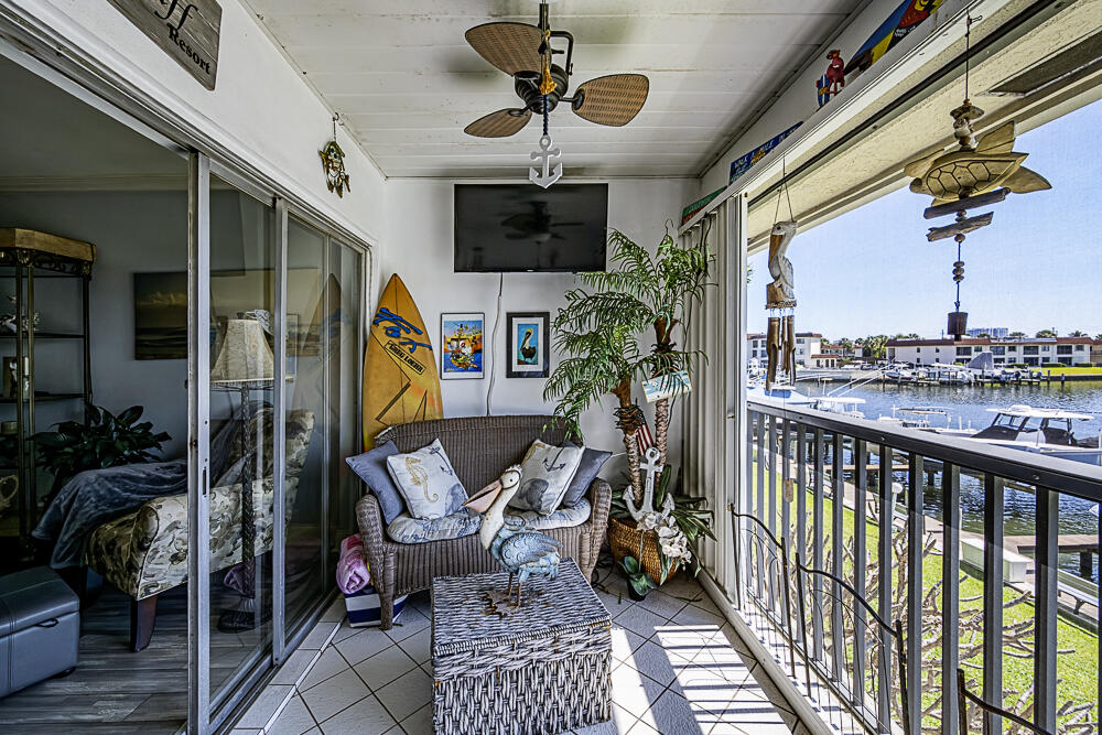 714 Northlake #208 North Palm Beach, FL 33408