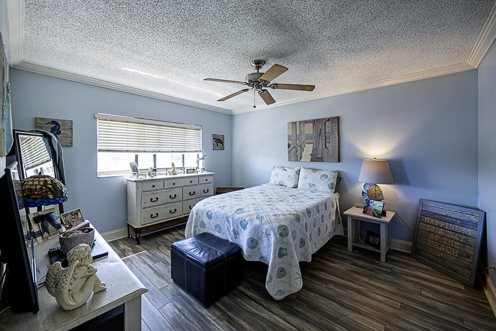 714 Northlake #208 North Palm Beach, FL 33408