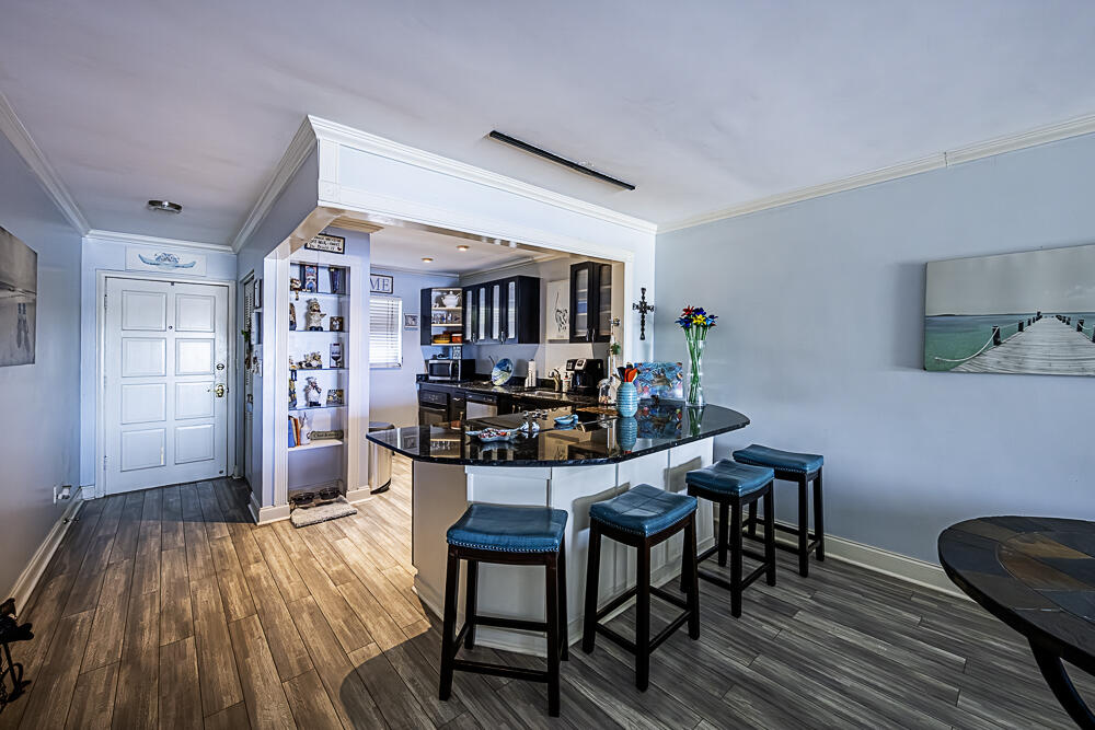 714 Northlake #208 North Palm Beach, FL 33408