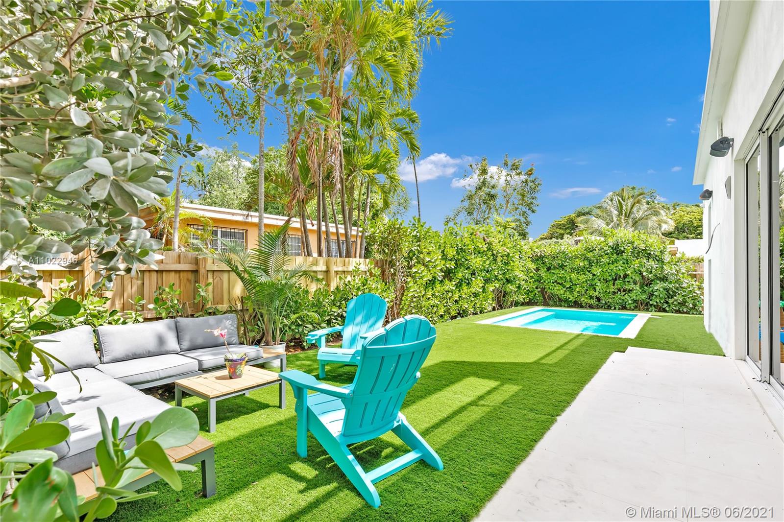 3375 Oak Ave Miami, FL 33133