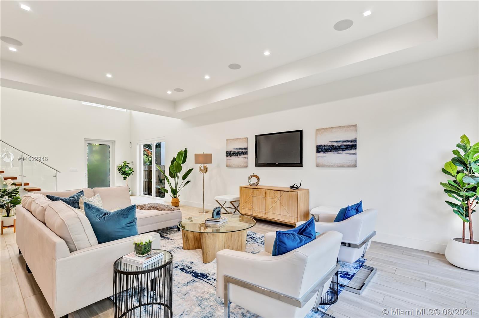 3375 Oak Ave Miami, FL 33133