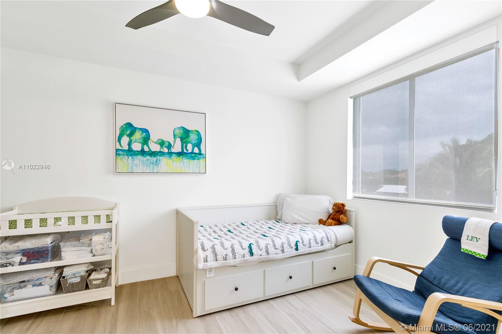 3375 Oak Ave Miami, FL 33133