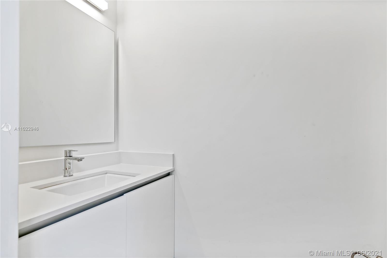 3375 Oak Ave Miami, FL 33133