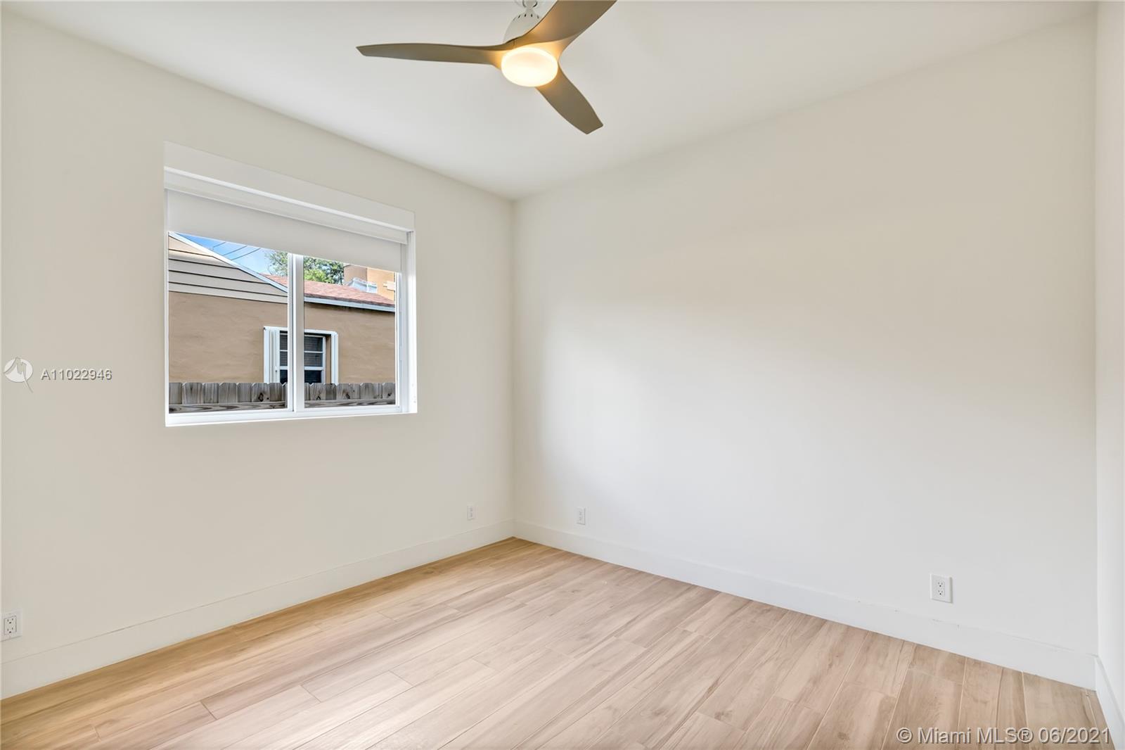 3375 Oak Ave Miami, FL 33133