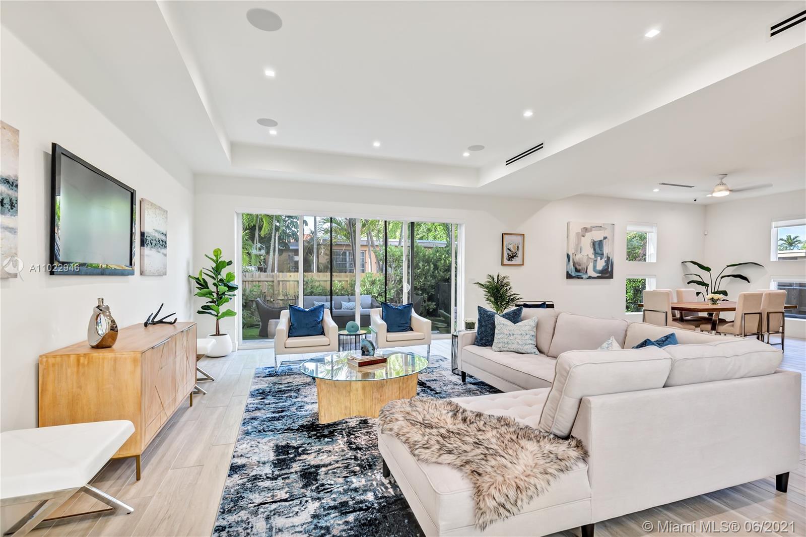 3375 Oak Ave Miami, FL 33133