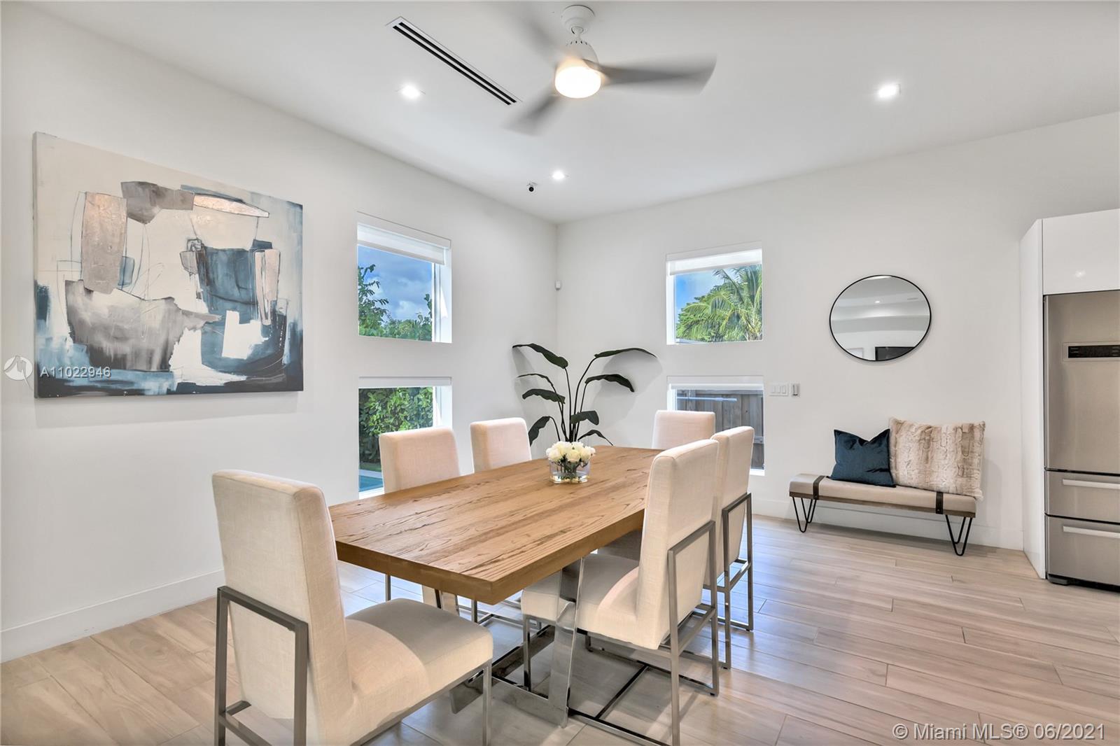 3375 Oak Ave Miami, FL 33133