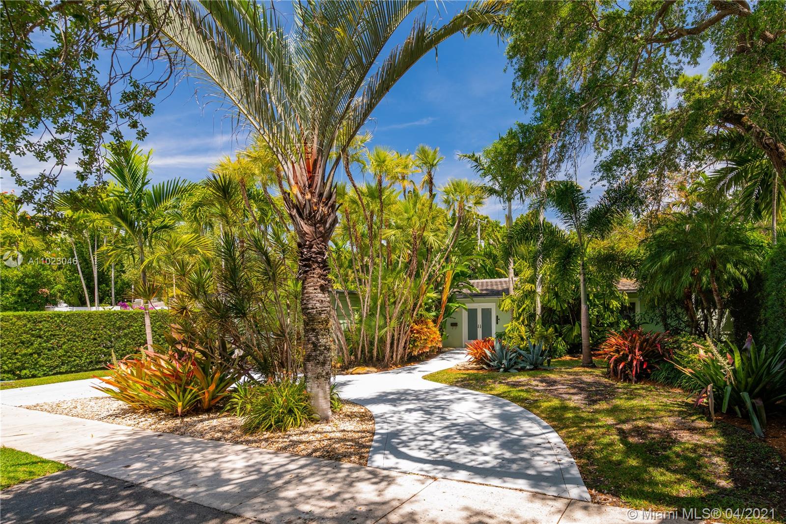 178 S Shore Dr S Coconut Grove, FL 33133