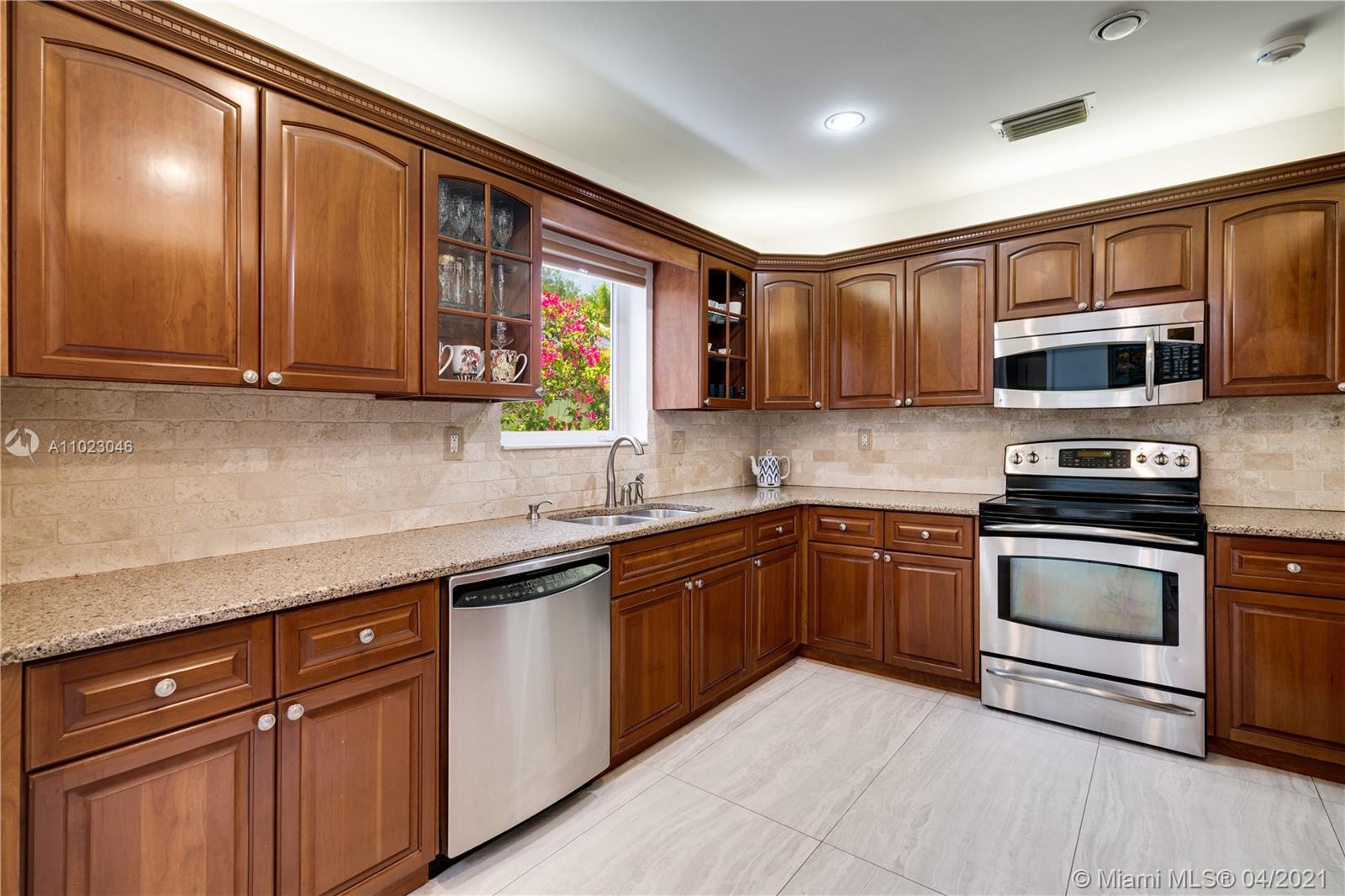 178 S Shore Dr S Coconut Grove, FL 33133