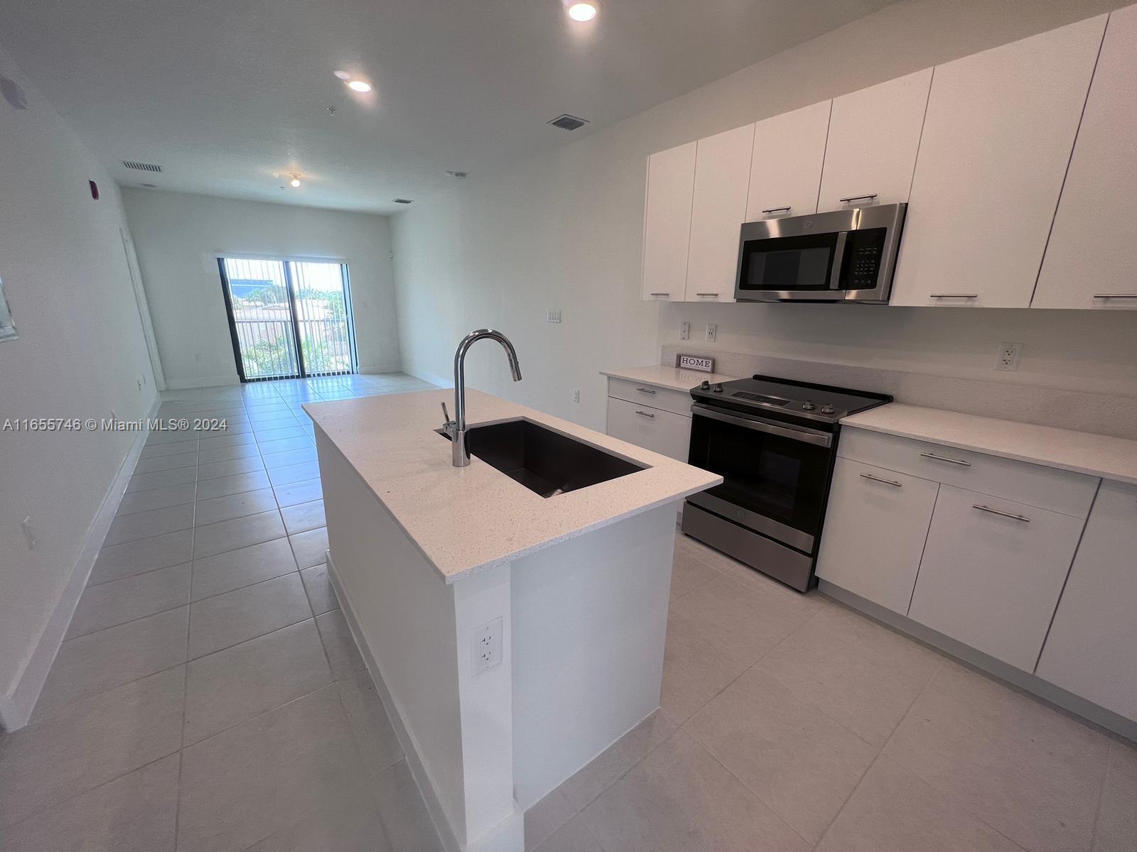 8001 NW 41st St #F-310,Doral, FL 33166