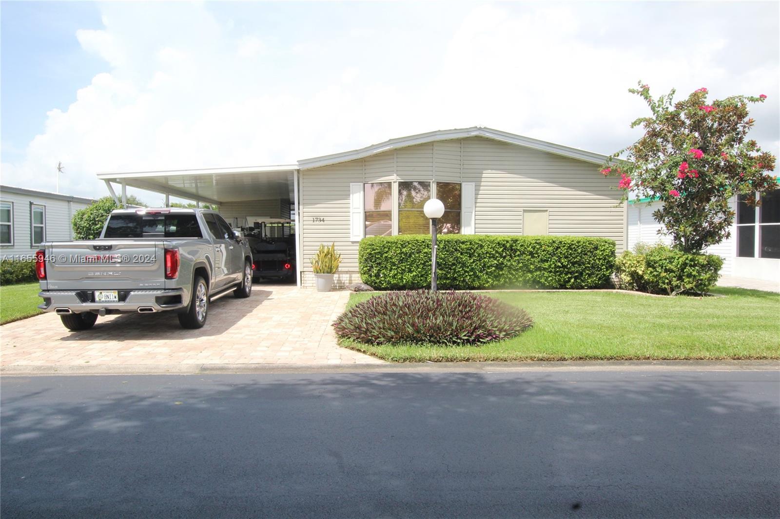 1734 SW 35th Cir