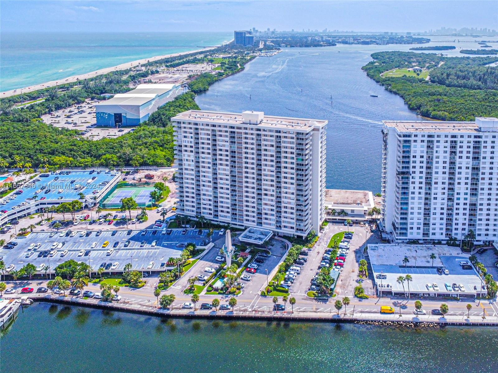 300 Bayview Dr #1012,Sunny Isles Beach, FL 33160
