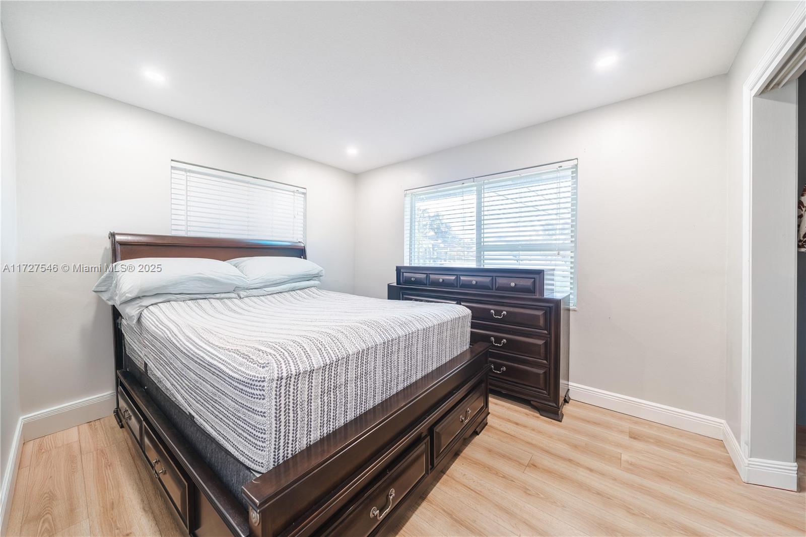 5402 NW 25th Ter,Tamarac, FL 33309