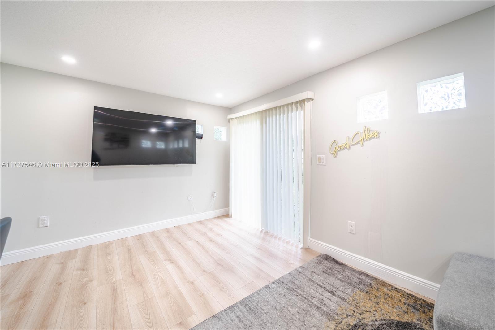 5402 NW 25th Ter,Tamarac, FL 33309