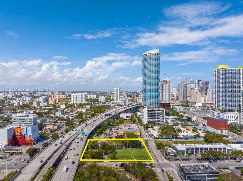 301 SW 8th St Miami, FL 33130 301 SW 8th St Miami, FL 33130