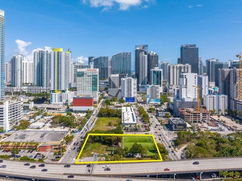 301 SW 8th St Miami, FL 33130 301 SW 8th St Miami, FL 33130