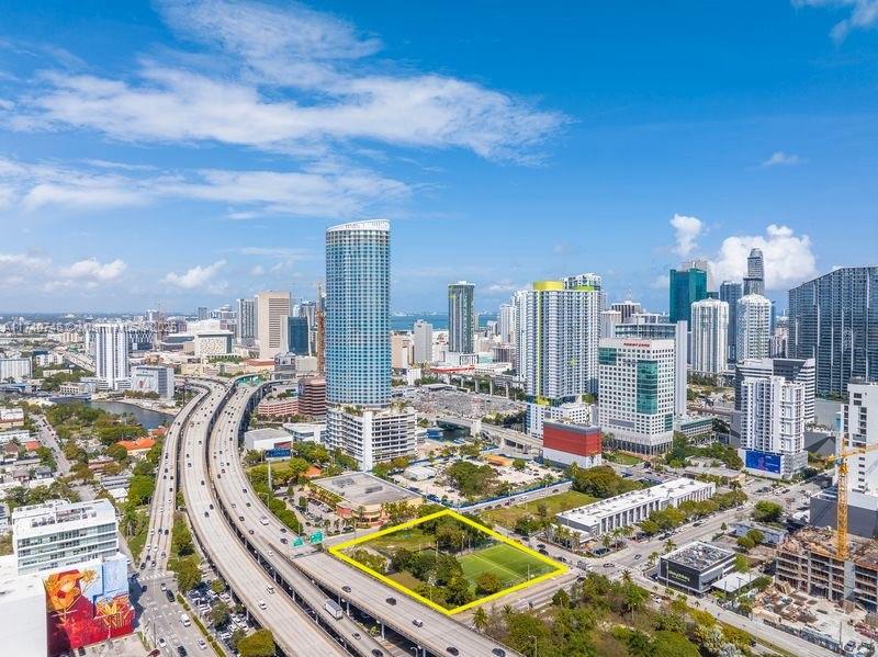 301 SW 8th St Miami, FL 33130 301 SW 8th St Miami, FL 33130