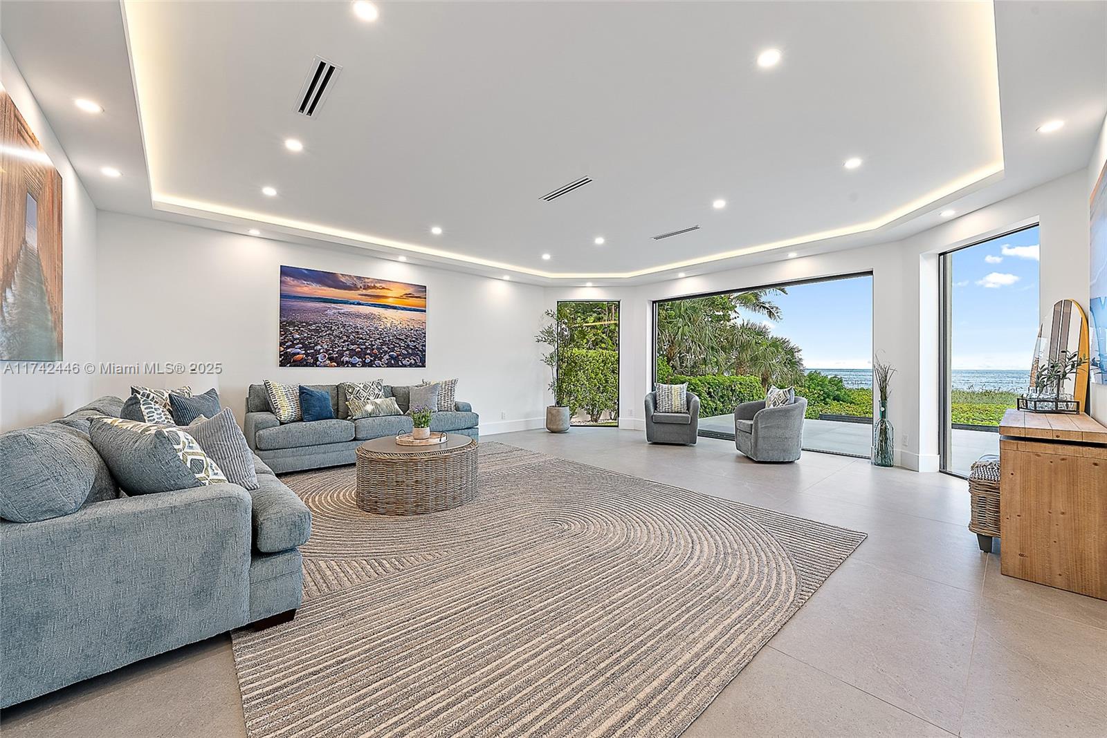 22 Ocean Dr Jupiter Inlet Colony, FL 33469