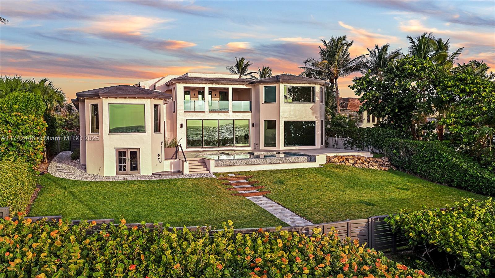 22 Ocean Dr Jupiter Inlet Colony, FL 33469