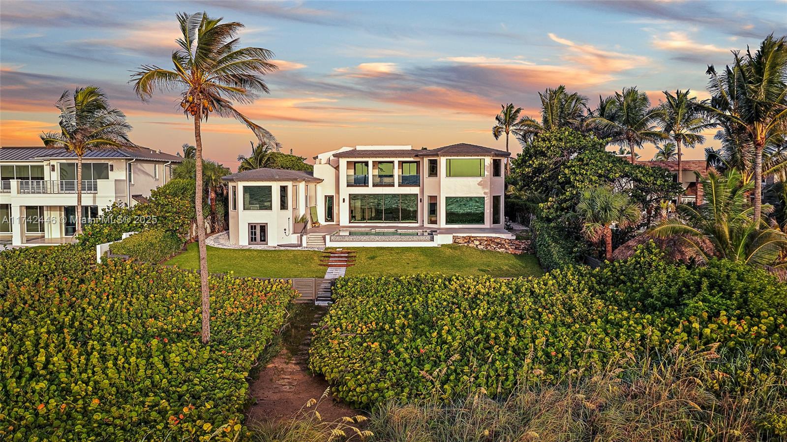 22 Ocean Dr Jupiter Inlet Colony, FL 33469