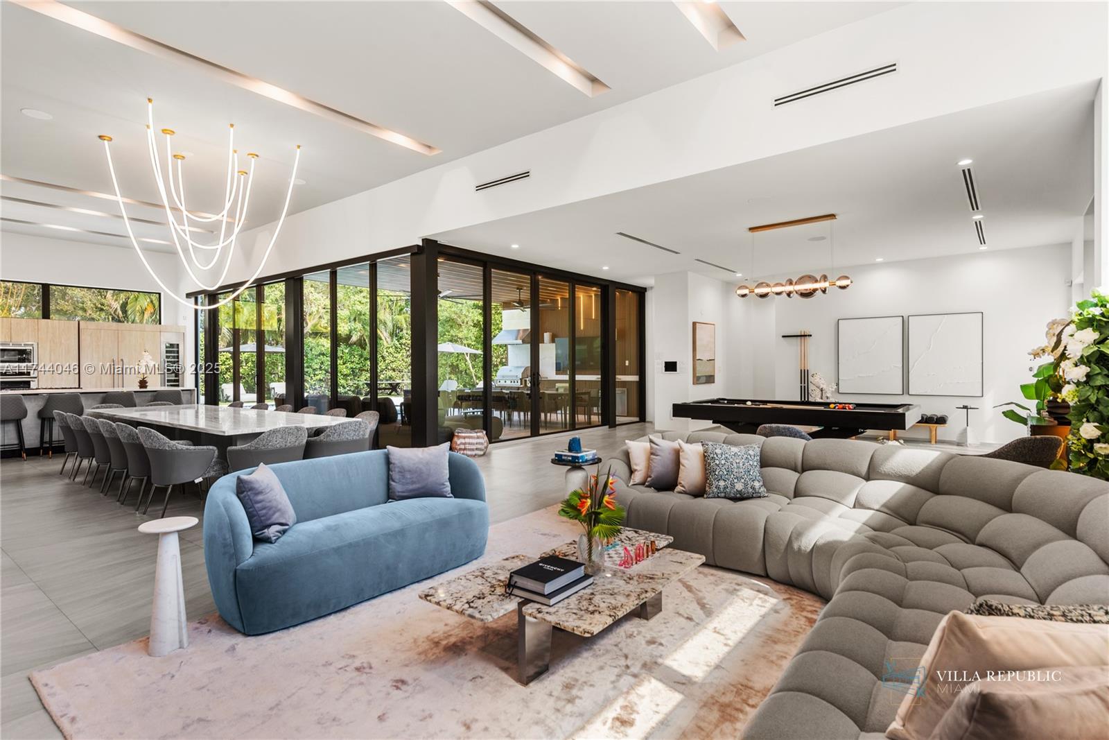 1941 NE 196th Ter Miami, FL 33179