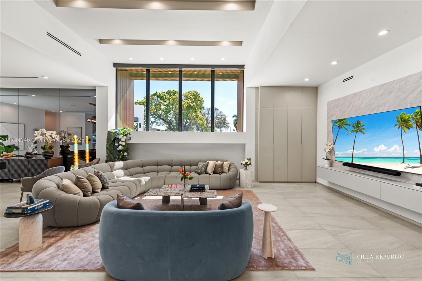 1941 NE 196th Ter Miami, FL 33179