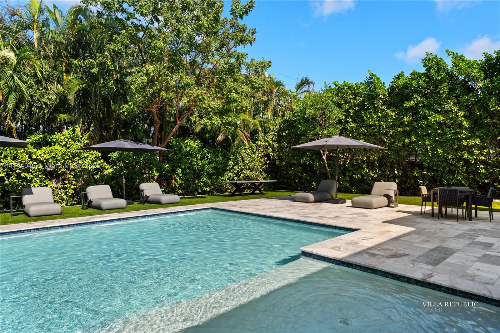 1941 NE 196th Ter Miami, FL 33179